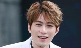 娱乐圈吃瓜男明星都有谁,盘点那些热衷于吃瓜的男明星