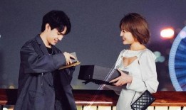 机智的恋爱最新爆料,揭秘明星情侣甜蜜瞬间，甜蜜指数爆表！