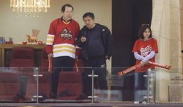 网友爆料英达绯闻视频,网友热议娱乐圈道德底线