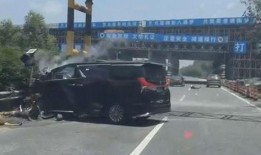 郑州爆料车祸新闻视频,多车连环相撞！